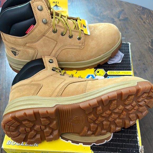 Tan and Black Safety Work Boots with Slip-Resistant Sole - Picture 4 of 6